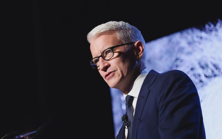 net worth of anderson cooper
